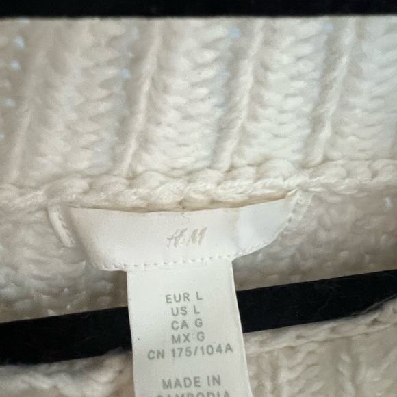 H&M sweater - Picture 2 of 2